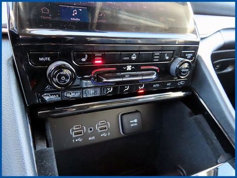 Certified 2022 Jeep Grand Cherokee L Limited image 16