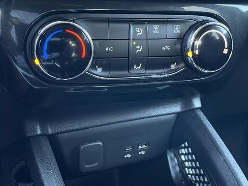 Used 2024 Chevrolet TrailBlazer RS image 19