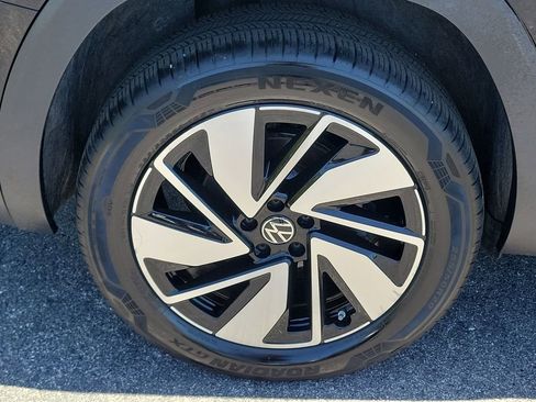 Used 2025 Volkswagen Atlas SEL AWD/4WD image 7