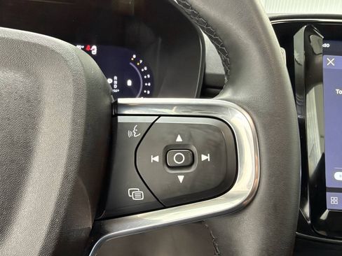 Used 2023 Volvo XC40 B5 Core AWD/4WD image 17