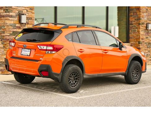 Used 2018 Subaru Crosstrek 2.0i Limited image 3