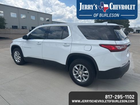 Used 2021 Chevrolet Traverse LS w/ LPO, Floor Liner Package FWD image 7
