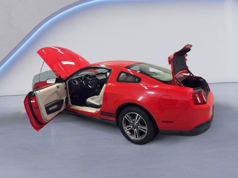 Used 2010 Ford Mustang Premium image 11