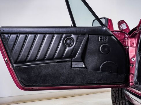 Used 1989 Porsche 911 Carrera RWD image 34