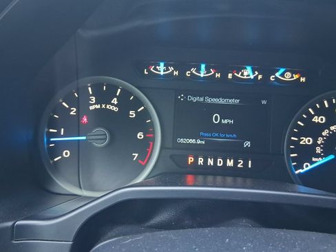 Used 2016 Ford F150 XLT w/ Equipment Group 302A Luxury AWD/4WD image 18