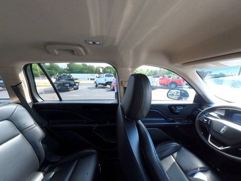 Used 2021 Lincoln Aviator AWD w/ Elements Package image 34
