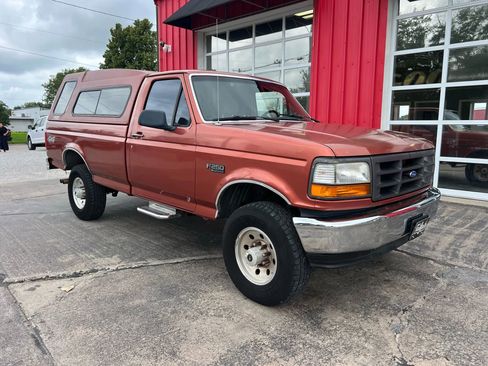 Used 1995 Ford F250 4x4 Regular Cab image 2