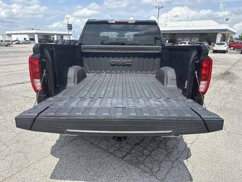 Used 2023 GMC Sierra 1500 Elevation w/ LPO, Elevation Black Package AWD/4WD image 9
