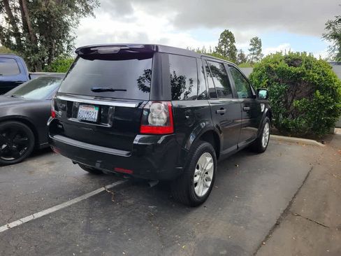 Used 2011 Land Rover LR2 HSE AWD/4WD image 6