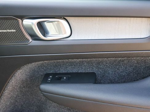 New 2026 Volvo XC40 B4 Plus w/ Climate Package image 19