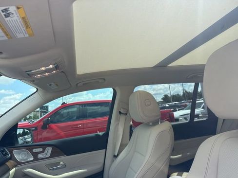 Used 2025 Mercedes-Benz GLS 450 4MATIC image 8