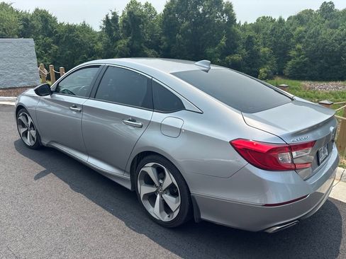 Used 2018 Honda Accord Touring image 5