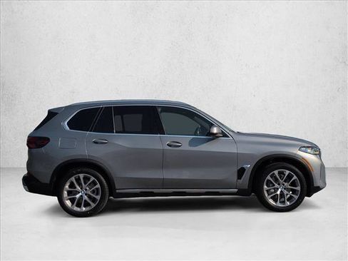 Used 2024 BMW X5 xDrive40i w/ Premium Package AWD/4WD image 4