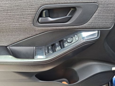 Used 2021 Nissan Rogue S AWD/4WD image 12