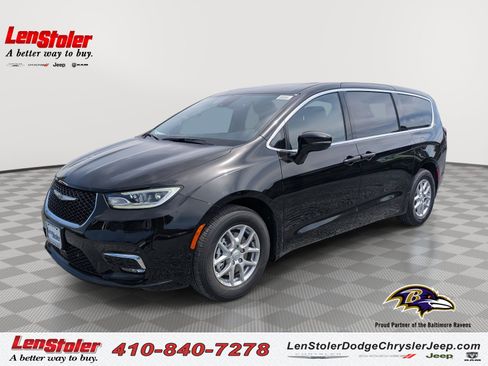 New 2026 Chrysler Pacifica Select image 1
