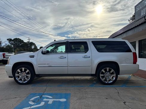 Used 2012 Cadillac Escalade ESV Luxury image 5