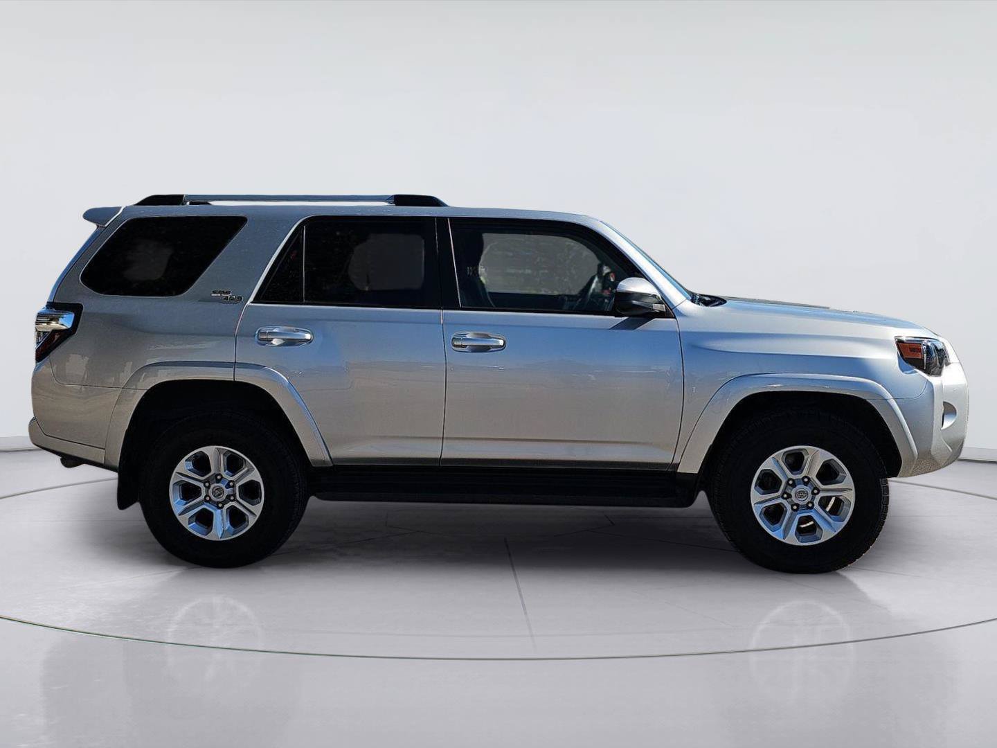 Used 2023 Toyota 4Runner SR5 AWD/4WD image 6