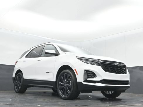 Used 2024 Chevrolet Equinox RS w/ RS Leather Package AWD/4WD image 10