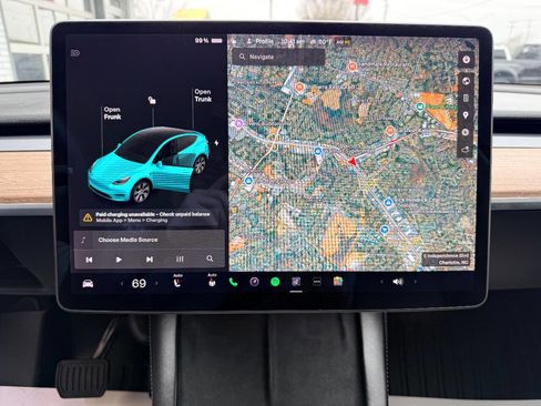 Used 2022 Tesla Model Y Long Range image 22