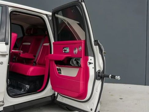 Used 2025 Rolls-Royce Cullinan image 48