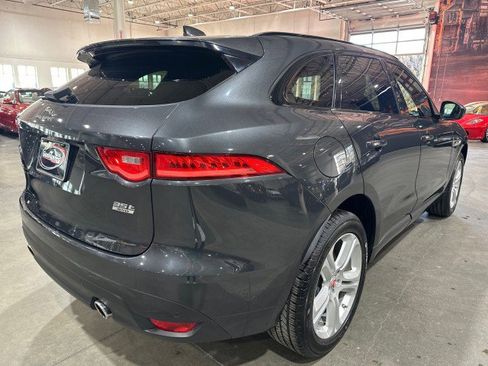 Used 2017 Jaguar F-PACE R-Sport image 21