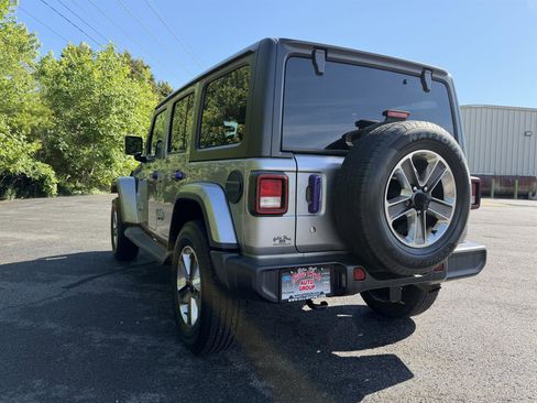 Used 2020 Jeep Wrangler Unlimited Sahara AWD/4WD image 15
