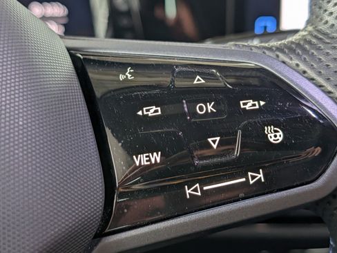 Used 2023 Volkswagen Golf R AWD/4WD image 23