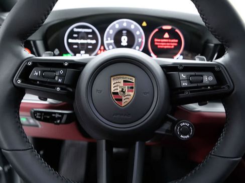 Certified 2025 Porsche Cayenne Coupe image 14