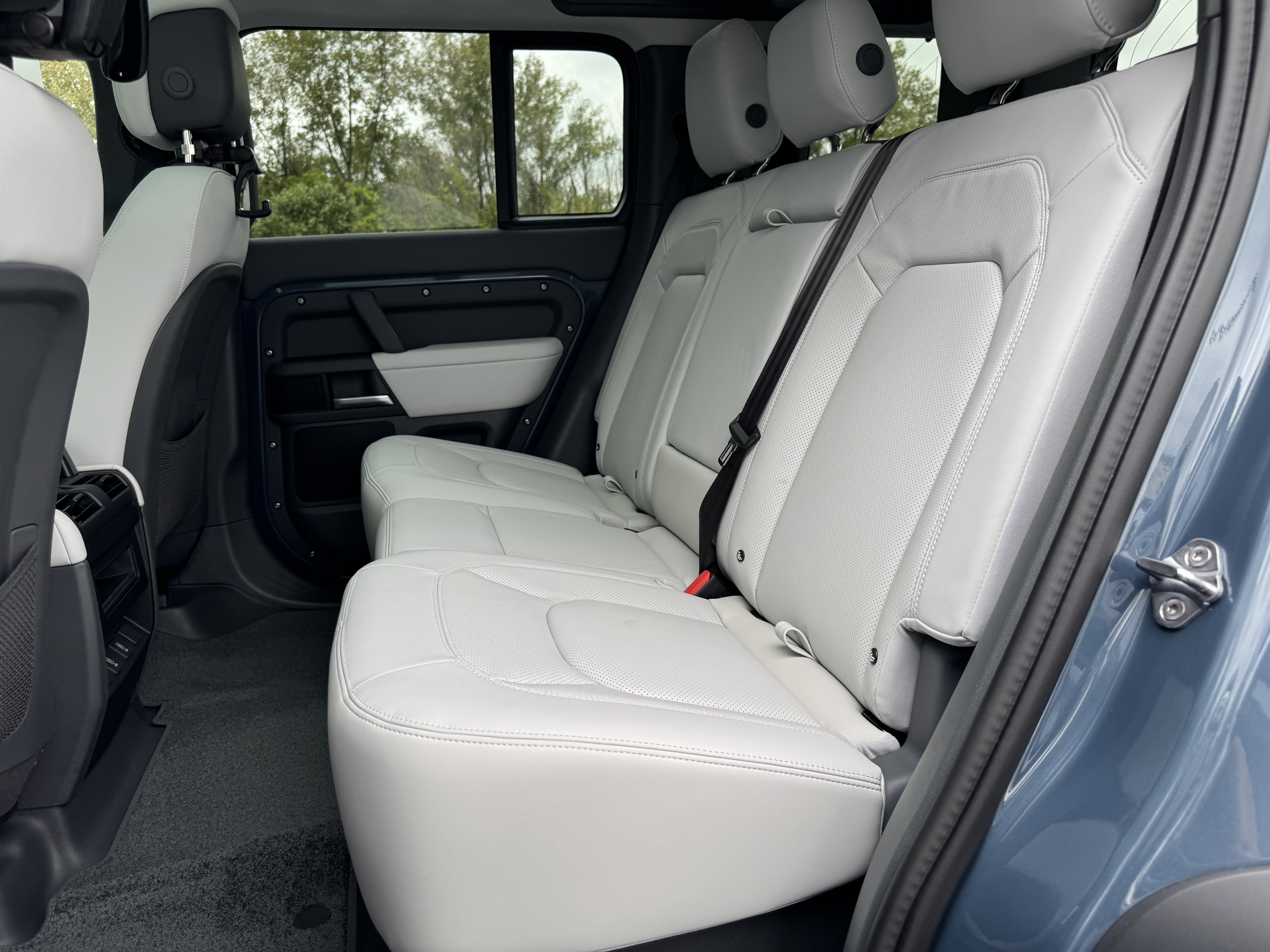 New 2026 Land Rover Defender 110 S AWD/4WD image 27
