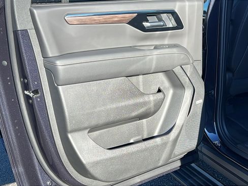 New 2026 Chevrolet Suburban Premier image 14