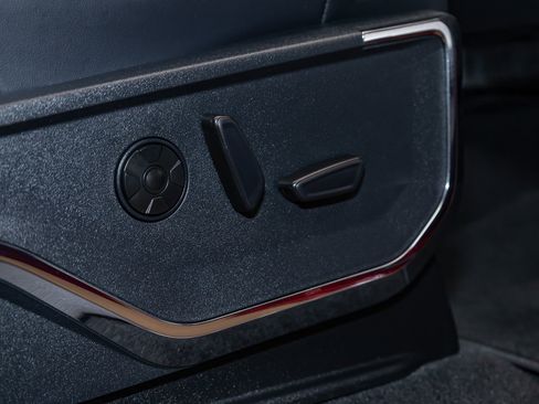 Used 2025 Ford F350 Platinum image 31