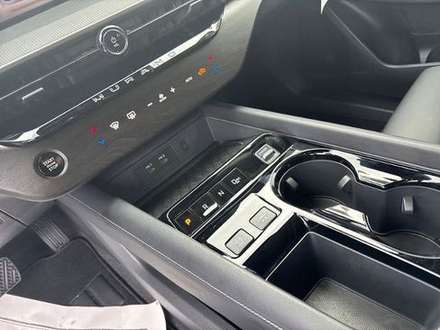 Certified 2025 Nissan Murano SV image 18