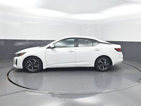 Used 2024 Nissan Sentra SV FWD image 3