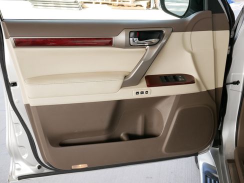 Used 2012 Lexus GX 460 image 6