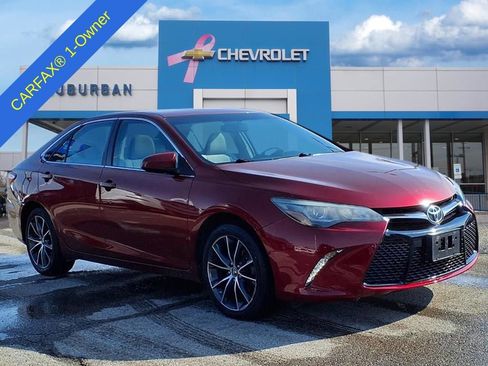 Used 2015 Toyota Camry XLE image 3