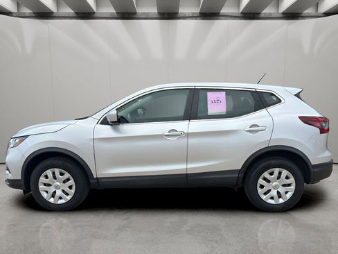 Used 2020 Nissan Rogue Sport S FWD image 2