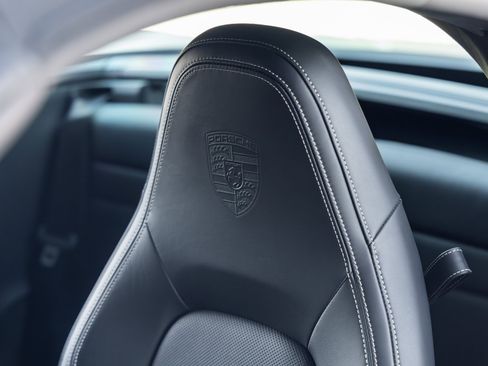 Certified 2024 Porsche 911 Targa 4 image 30