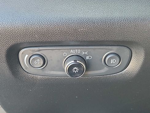 Used 2020 Chevrolet Traverse LT AWD/4WD image 22