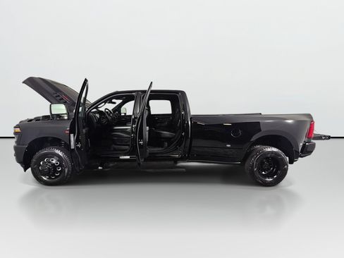 New 2026 RAM 3500 Laramie AWD/4WD image 10
