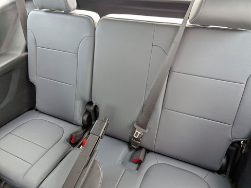 Used 2020 Chevrolet Traverse LT w/ LT Premium Package FWD image 33