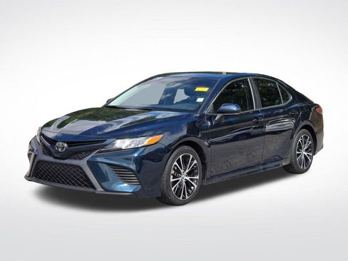 Used 2019 Toyota Camry SE FWD image 2