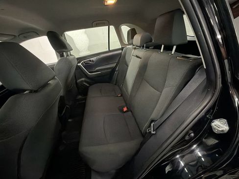 Used 2021 Toyota RAV4 LE FWD image 21