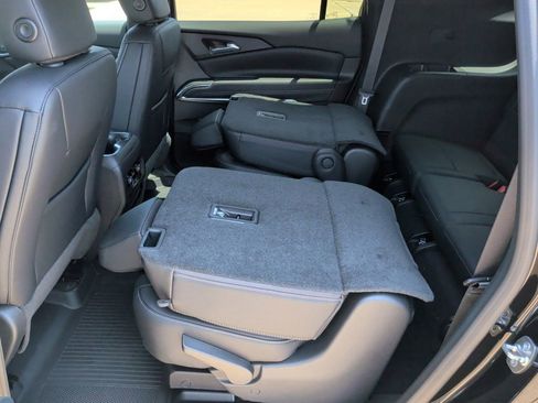 New 2026 Chevrolet Traverse LT w/ Midnight/Sport Edition FWD image 35