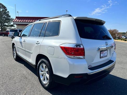 Used 2011 Toyota Highlander SE image 10