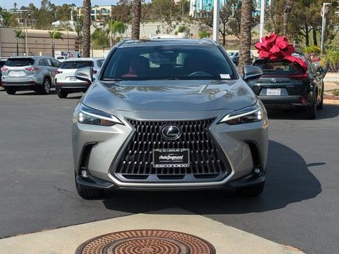 Used 2025 Lexus NX 250 FWD image 2