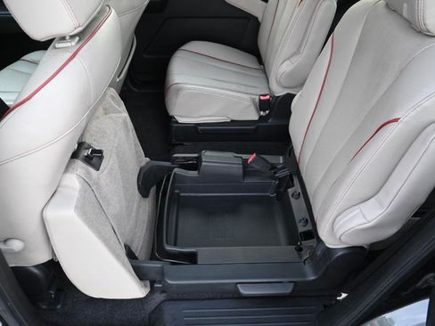 Used 2012 MAZDA MAZDA5 Grand Touring image 26