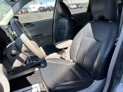 Used 2011 Subaru Forester 2.5X Premium image 10