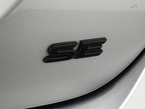 Used 2022 Toyota Camry SE image 15