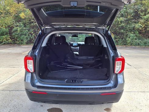 Used 2022 Ford Explorer XLT image 12