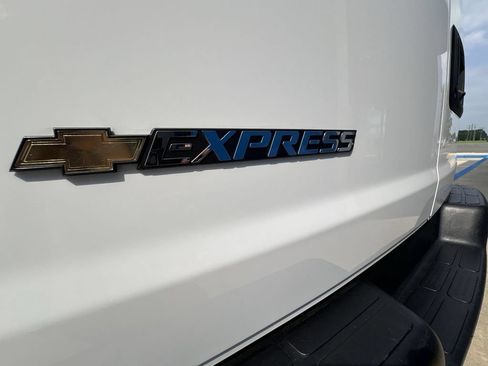 Certified 2025 Chevrolet Express 3500 LT w/ LT Preferred Equipment Group RWD image 26